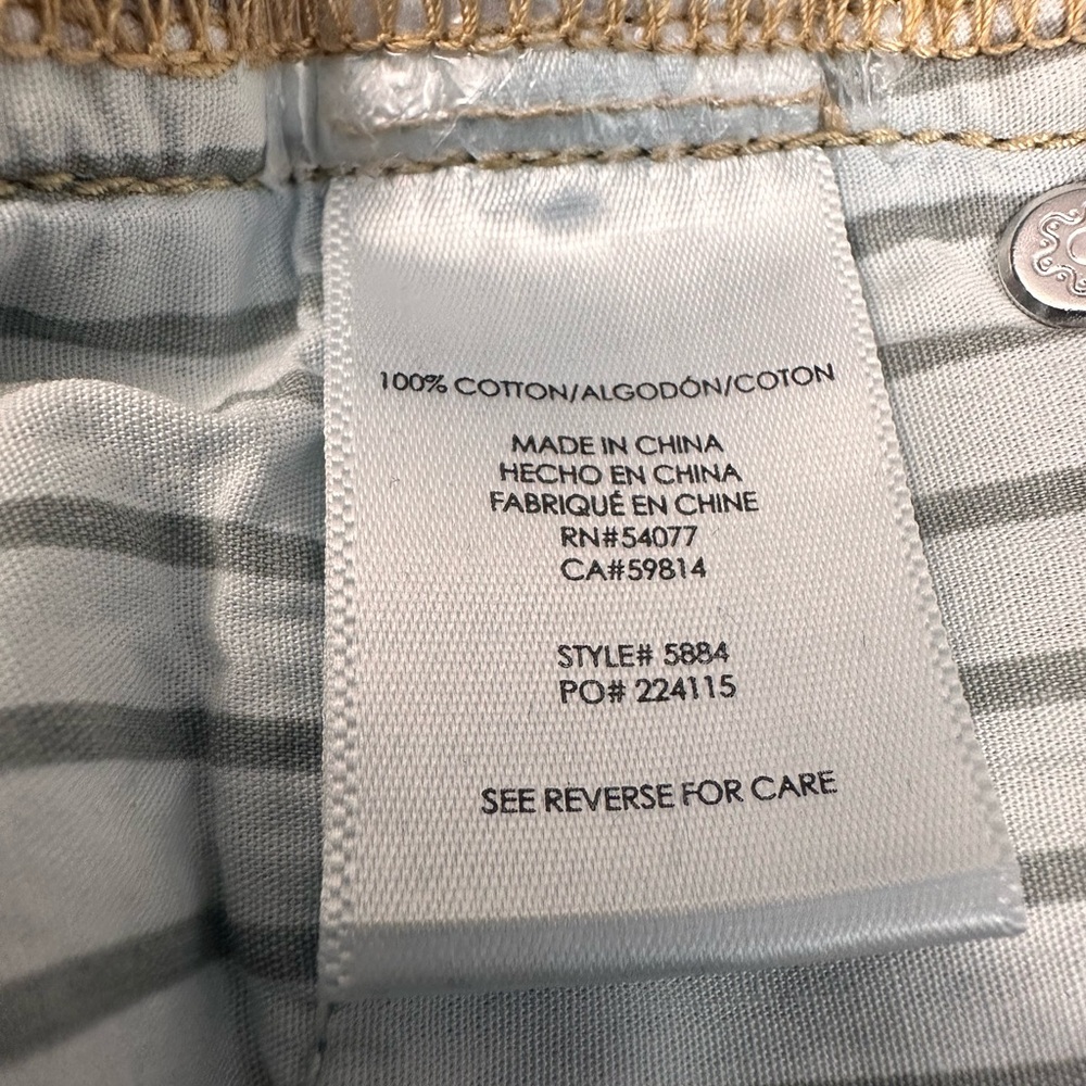 Cabi 100% Boyfriend Distressed Jeans Sz 30 - Picture 4 of 6